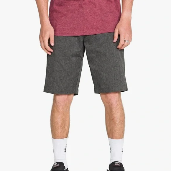 Volcom VMONTY Shorts Size 29 NWT