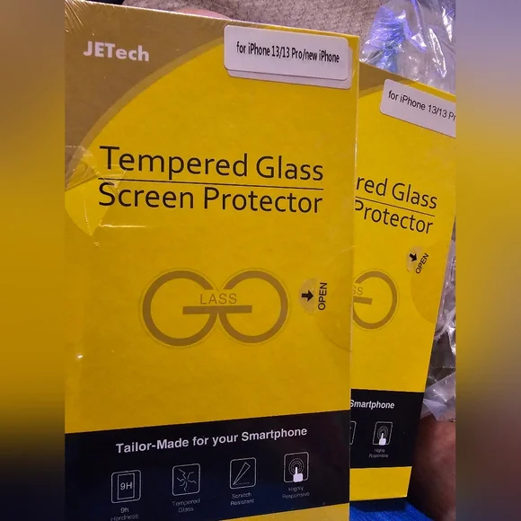 2 Packages Of 4 Screen Protectors For IPhinr 13/13 Pro/New