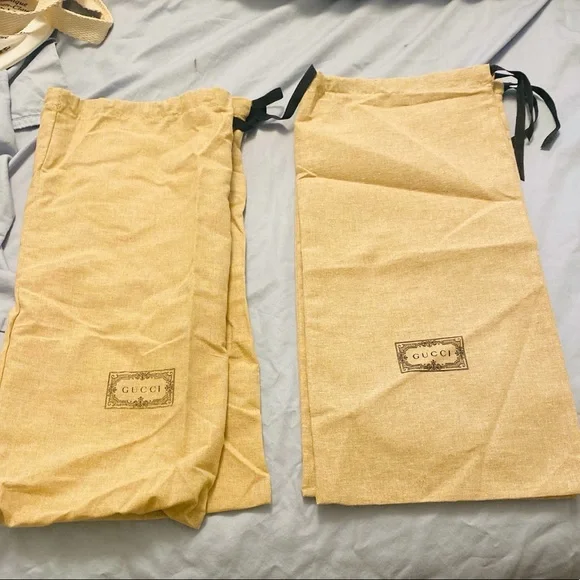 * BN (4) Gucci Shoe Dust Bags; (2) 7.5w x 17l & (2) 8.5w x 17l *