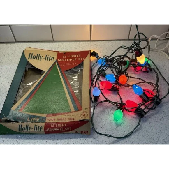 VINTAGE Mid Century Christmas String Lights Bulb Holly Lite 15 Light 915JK