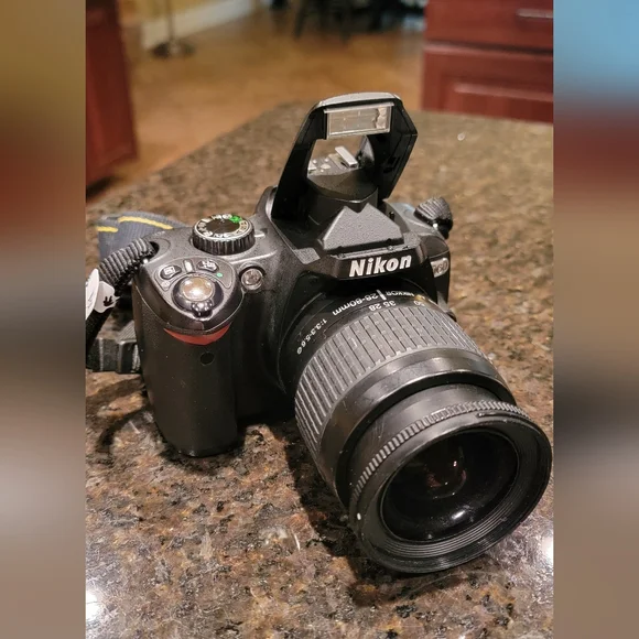 Nikon D60 Nikkor 28-50mm pems & Camera
