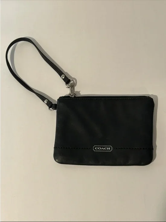 Coach Black Leather Wristlet Zip Wallet Silver Hardware