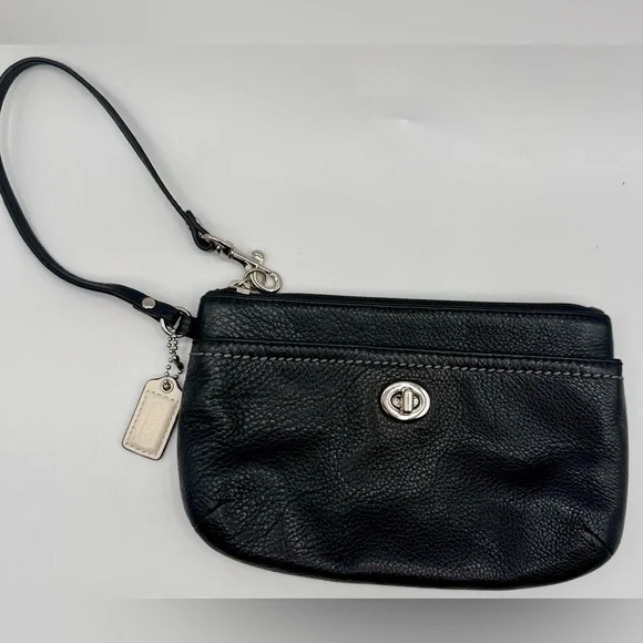 Coach Black Leather Turn lock Wristlet | Very Good Condition