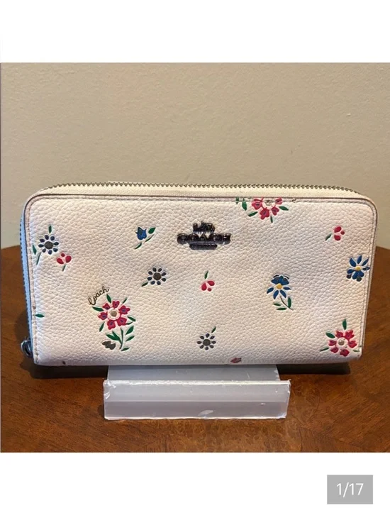 Coach Floral Wallet White/Pink blue green blooms/Silvertone Hw pebble LeatherEUC