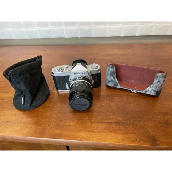 Nikkormat FTN Camera + Nikon 105 mm 1:2.5 Lens