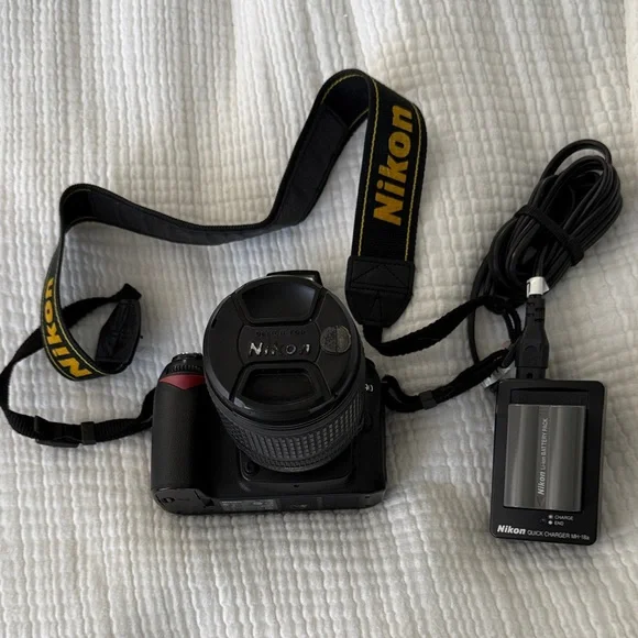 Nikon Black DSLR Camera with Lens and Charger