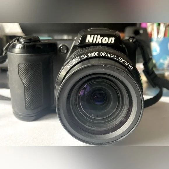 Nikon Coolpix L105 Digital Camera Black - Tested & Working