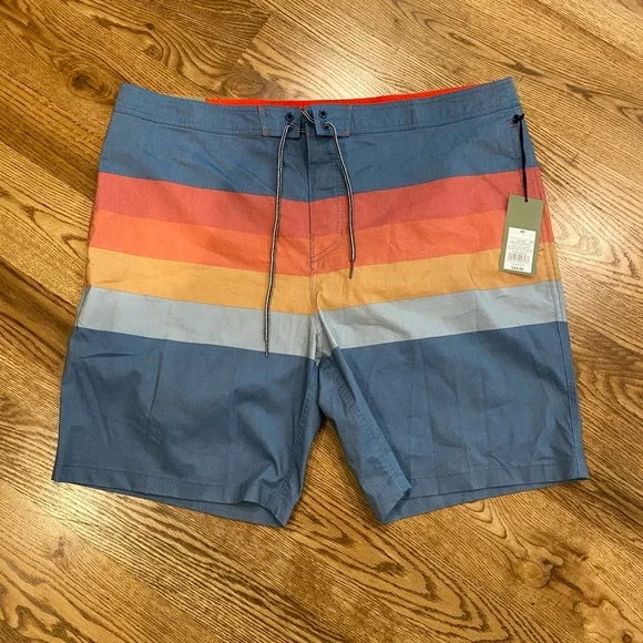Mens size 40 board short