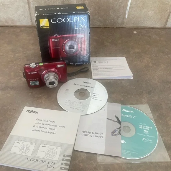 Nikon COOLPIX L26 Compact Digital Camera in Red with Manuals & Software Discs