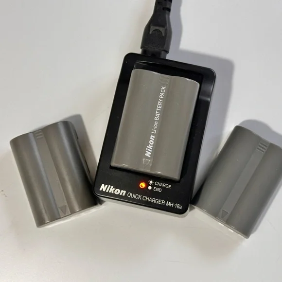 Nikon Quick Charger with Li-ion Battery Pack - Gray