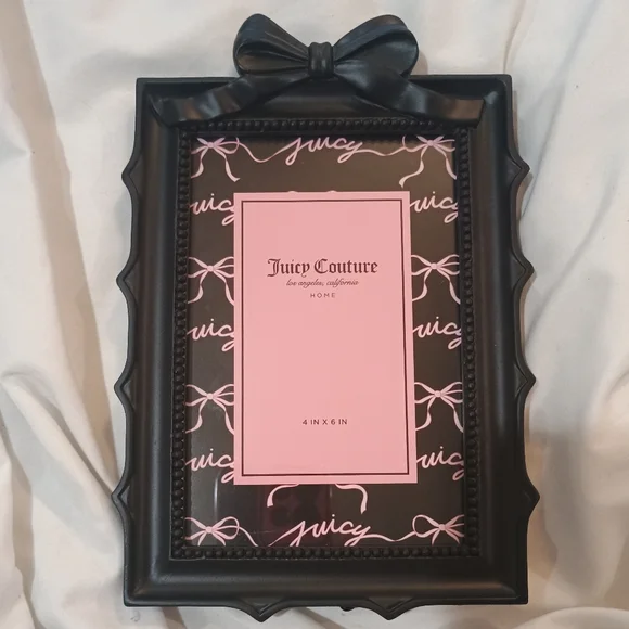 New {Juicy Couture} Elegant Black Bow Picture Frame Size 4x6