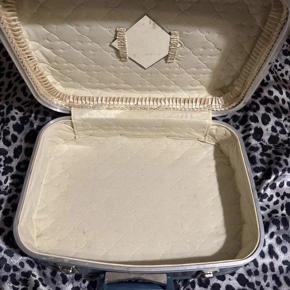 Vintage Cream Quilted Suitcase