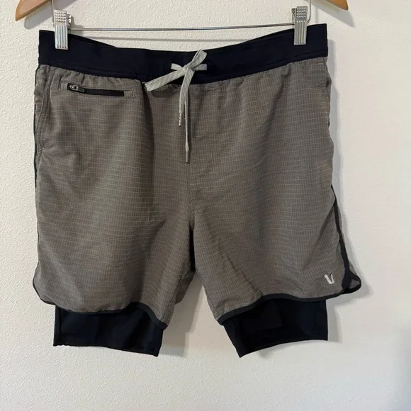 Vuori Stockton Short Gray Ripstop 2-in-1 Workout Gym Athleisure Yoga-Large