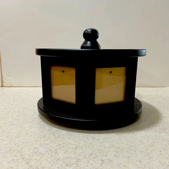 Photo frame spinning octagon