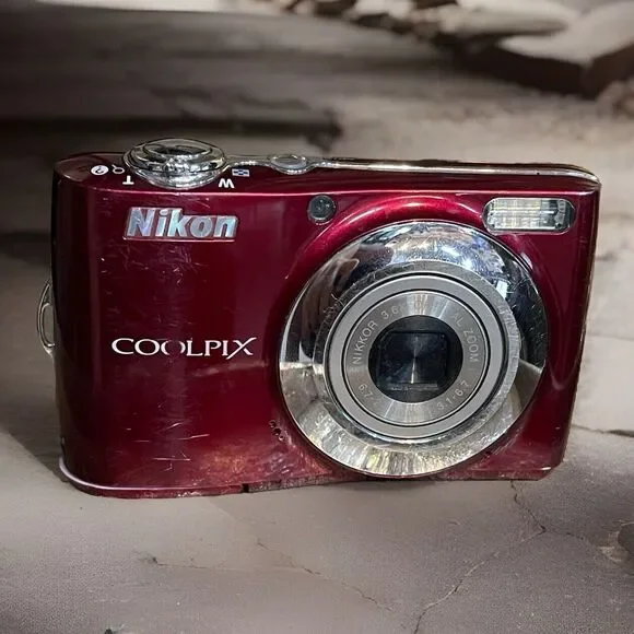 Nikon Coolpix L22 12MP 3.6x Optical Zoom Red Digital Camera For PARTS OR REPAIR