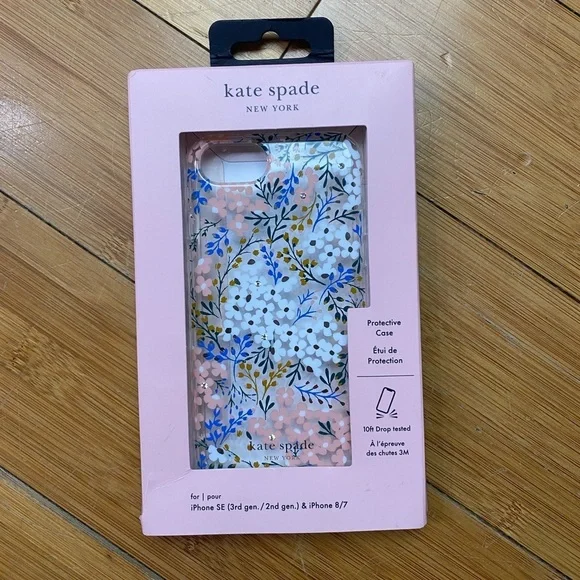 Kate Spade New York Protective Hardshell Case designed for iPhone SE