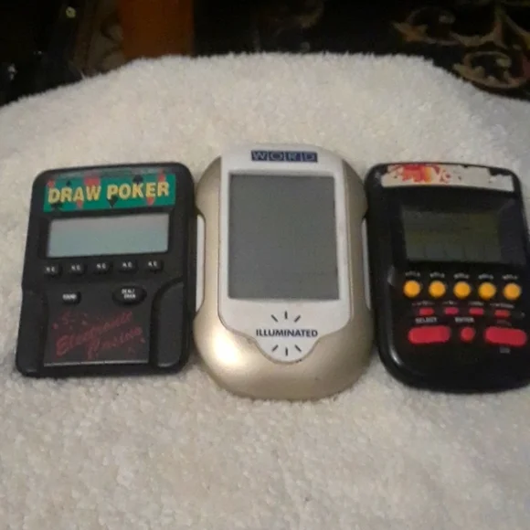Lot of 3 electronic games
