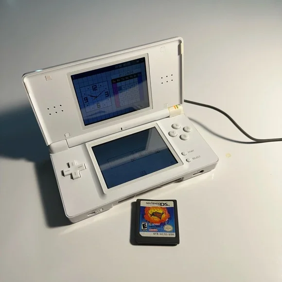 Nintendo DS Lite – White | Charger & Crash Bandicoot Included
