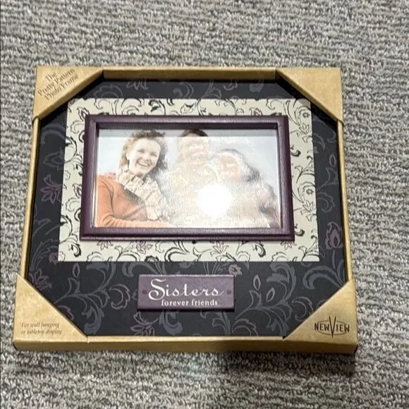 Sisters Forever Friends Photo Frame - Black and purple.