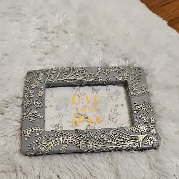Parisian Home Grey Silver‎ Paisley Embossed Decorative Photo Frame 4x6