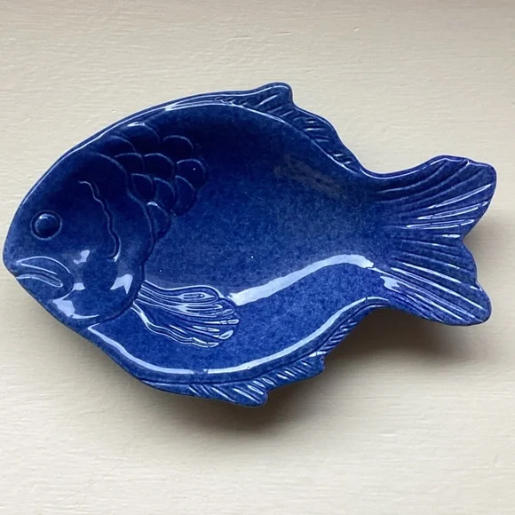 Williams-Sonoma Blue Fish-Shaped Ceramic 6”x9” Dish