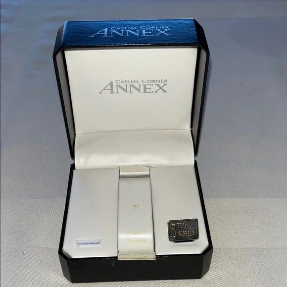 Casual Corner Annex Black Empty Watch Box