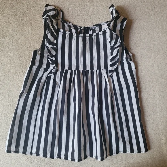Zara Girl Black/White Striped Top with Flutter Size 4-5 (110cm)