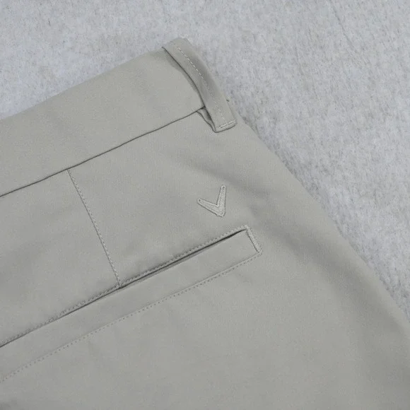 Callaway Golf Shorts Mens 32 Regular Beige Performance Tech Flat Front Stretch