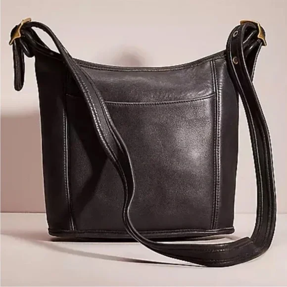 Coach‎ Vintage Black Slim Duffle Sac Bag