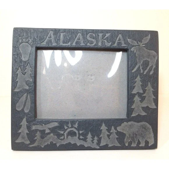 Vintage Alaska Souvenir Picture Frame Fits 3.5 x 4.5 Photo