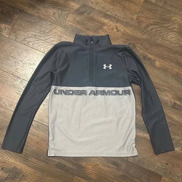 Under Armour Two-Tone Pullover Boys Grey 3/4 Zip Pullover Shirt Size M