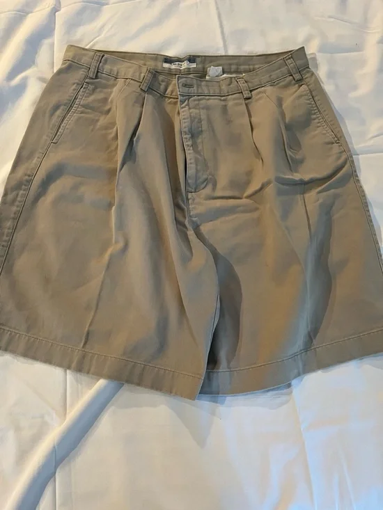 Old Navy Men's Flat-Front Khaki Shorts - Light Tan