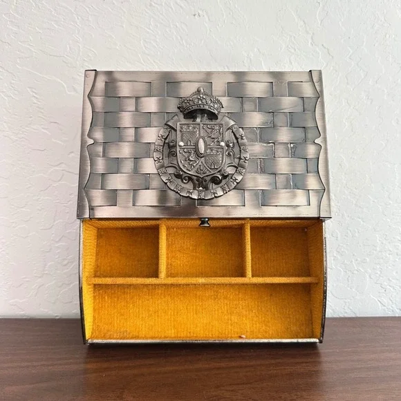 Vintage‎ Ornate Metal Jewelry Trinket Box Crest Basket Weave Japan Storage