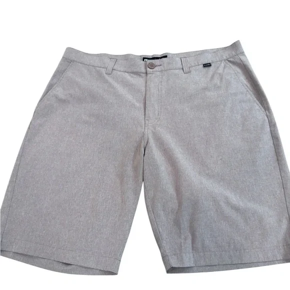 Travis Mathew Size 38 Tan Golf Shorts Polyester Blend 10 inch Inseam Light