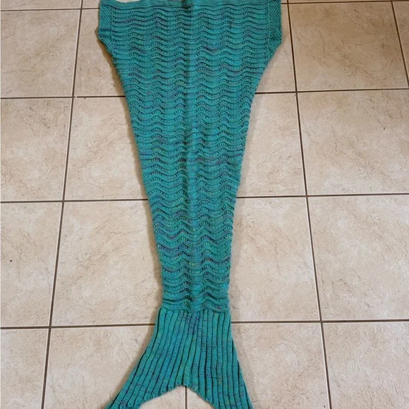 Mermaid‎ Tail Blanket for teens/ adult- Green
