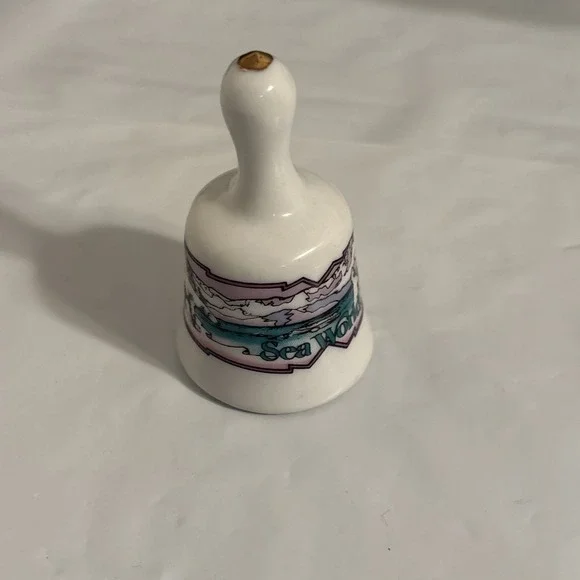Wild Arctic Sea‎ World Polar Bear Dinner Collectible Bell Used Souvenir