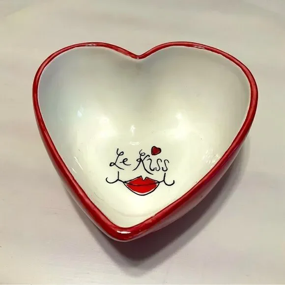 The cutest little trinket cup- in time for Valentine’s Day! Heart Shaped Le Kiss