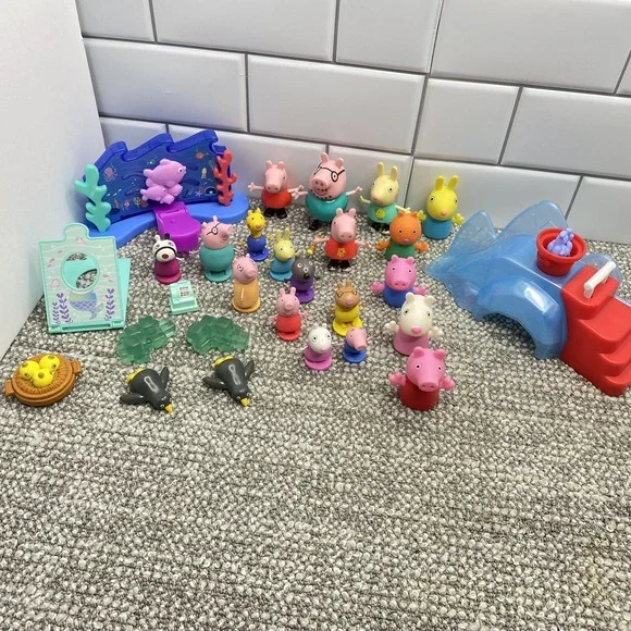 Peppa Pig Huge Lot‎ Of Figures Aquarium Adventure Pieces And More Variety H11