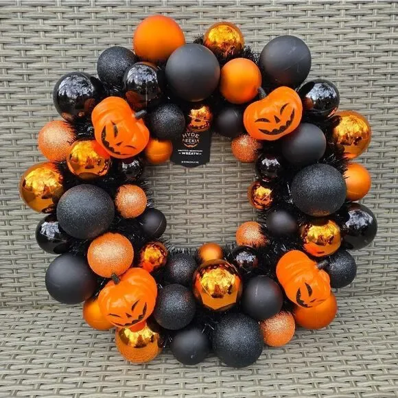 Target Halloween Wreath Shatterproof Bulbs & Pumpkin Hyde & Eek Black 16 inch