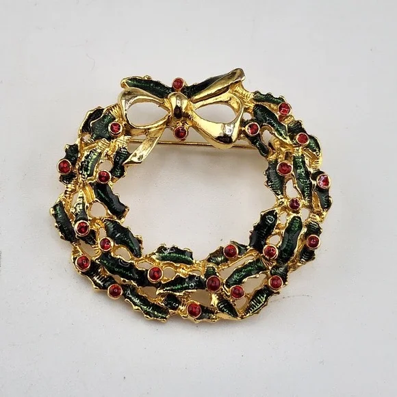CHRISTMAS HOLIDAY WREATH, Green And Gold Tone With‎ Red Rhinestones EUC