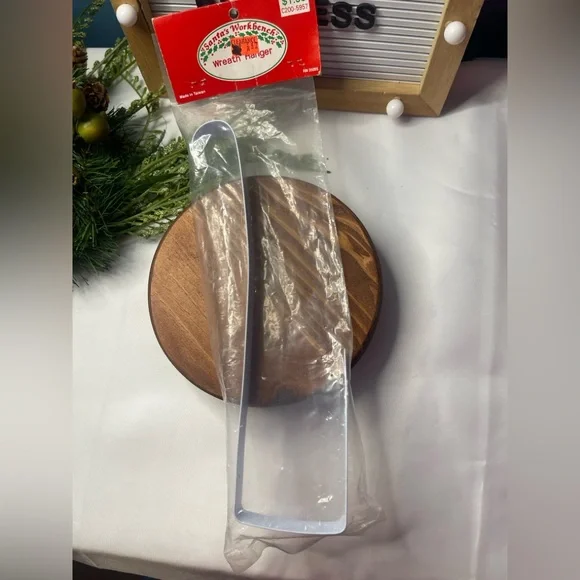 White Wreath Hanger