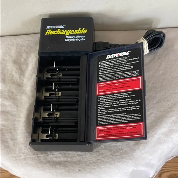 Rayovac Rechargeable Battery Charger PS3 Multi Size Batteries AA AAA C D 9V