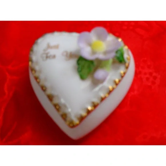 Brookstone Heart Trinket Box OS White Just For You Porcelain Purple Flower Gold