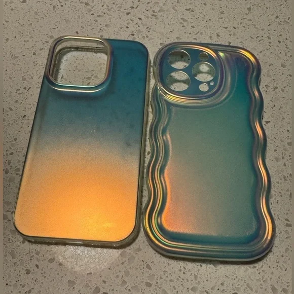 Irridescent iPhone 15 Pro Case - set of 2