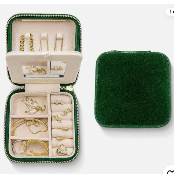 Benevolence Los Angeles Emerald Green Velvet Travel Jewelry Organizer Box