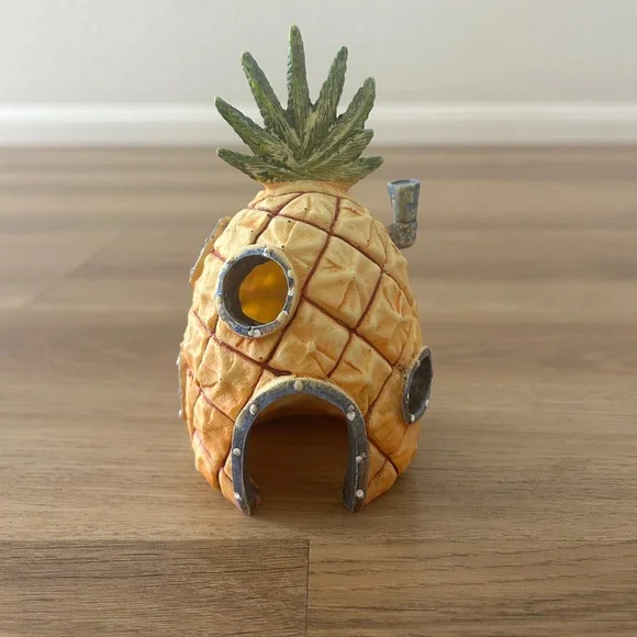SpongeBob Pineapple House Aquarium Decoration- EUC