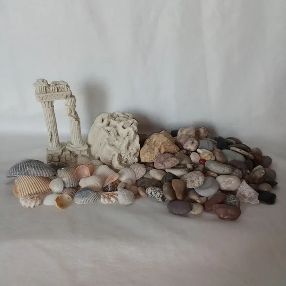 Fish Tank Accessories Sea Shells & Small Colorful Rocks Roman Column Aquarium