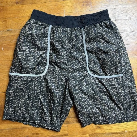 ICNY Men's Athletic Piping Shorts Large Camo 8