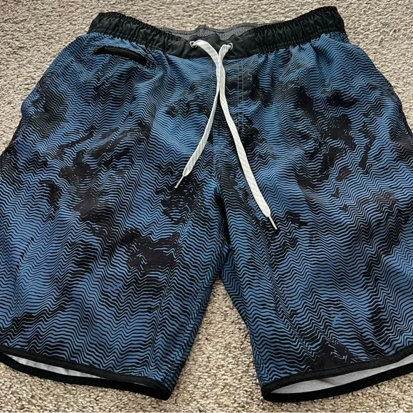 Vuori Blue Shorts with Light Blue Wave Print Size Medium