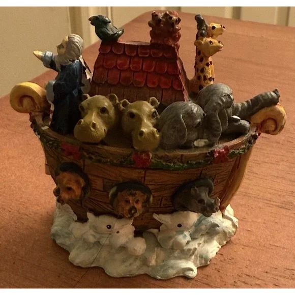 Homco Noah's‎ Ark Figurine with Opening Into Boat for Animals